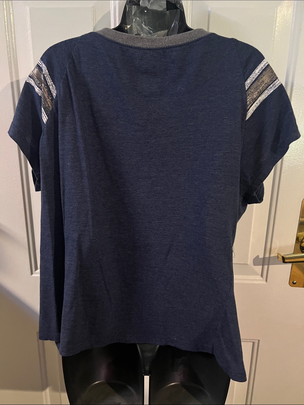 NFL 🏈 NEW ENGLAND PATRIOTS BLUE SHORT SLEEVE CREW NECK FOOTBALL TSHIRT Women XXL - Picture 4 of 5